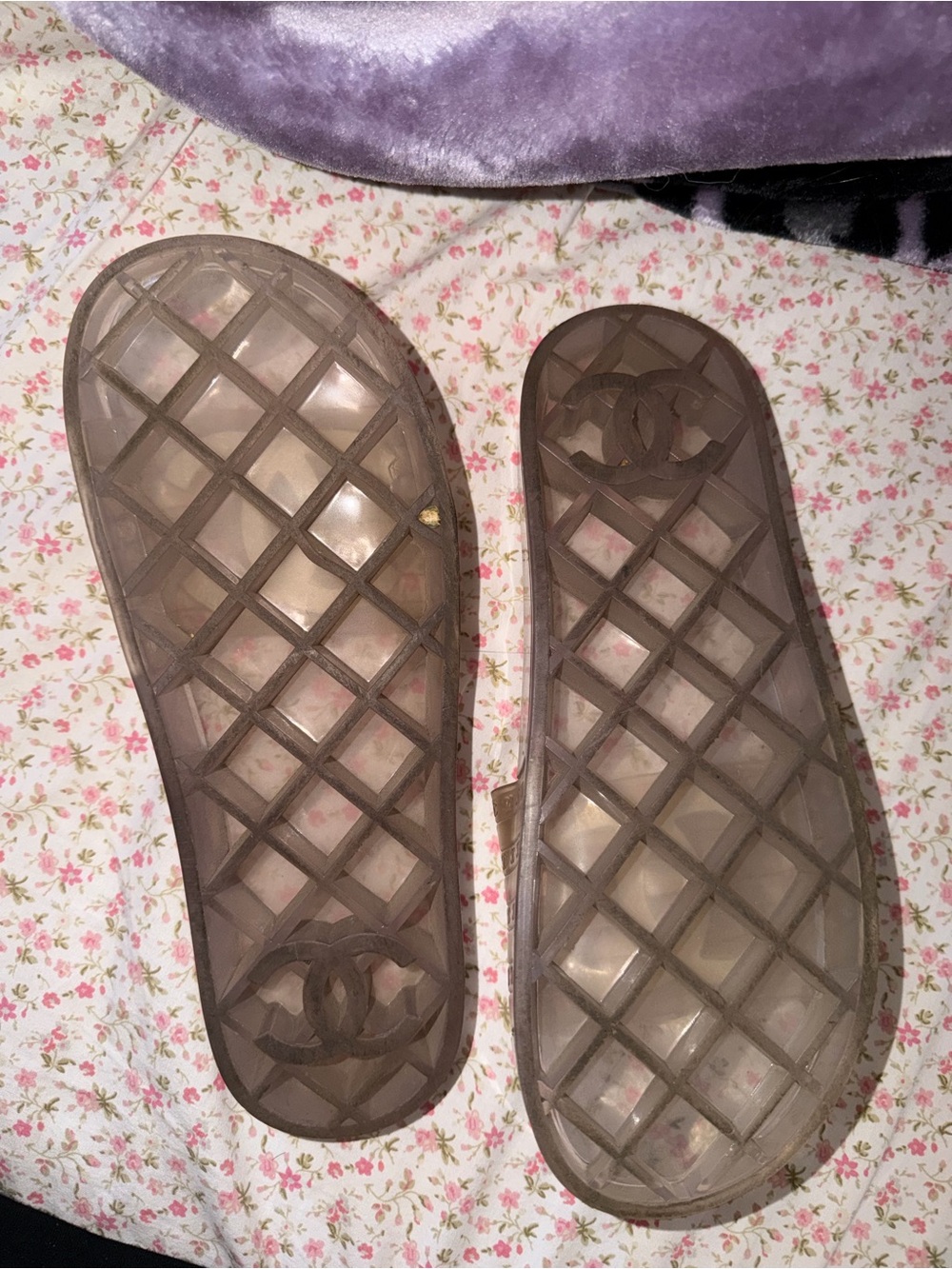 The cutest Chanel translucent slides AUTHENTIC!!😍 - Picture 2 of 7